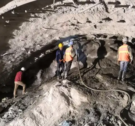 德昌拱顶带模注浆料的施工流程及注意事项